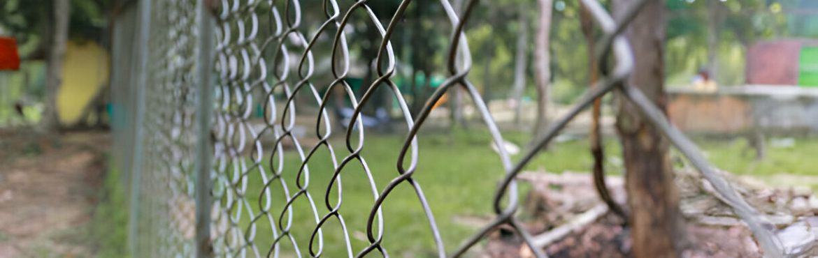 What Is a Chain Link Fence Made Of?