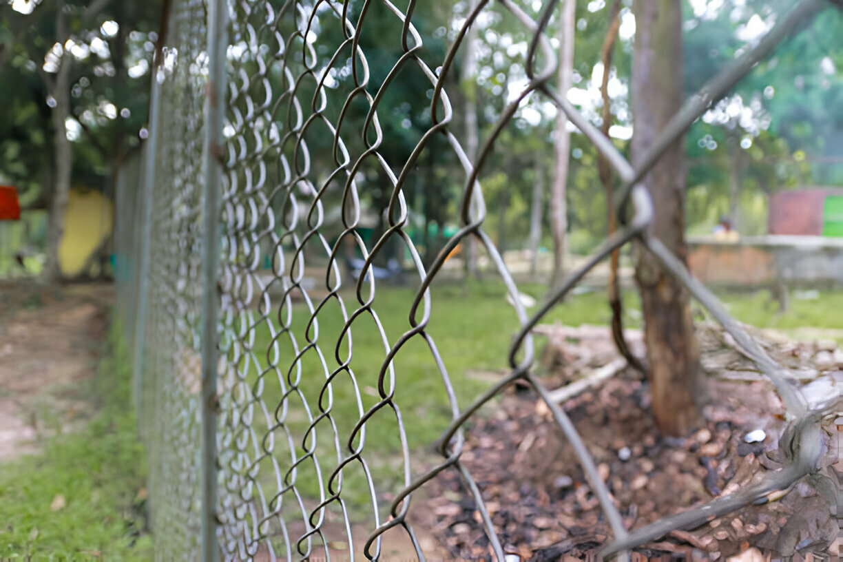 What Is a Chain Link Fence Made Of?