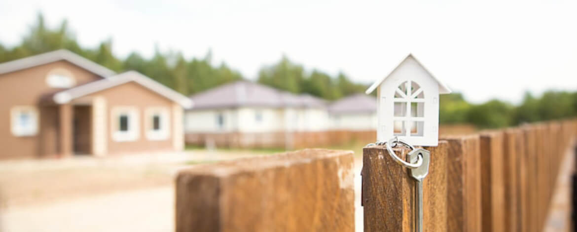 How Home Insurance Handles Fence Damage %