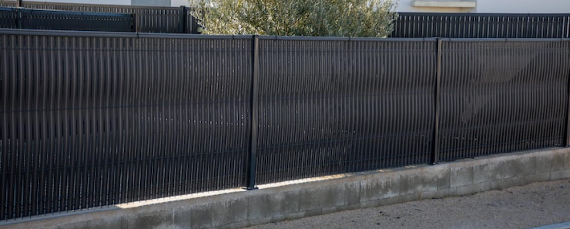 How Material Choice Impacts the Cost of Your 6-Foot Privacy Fence?