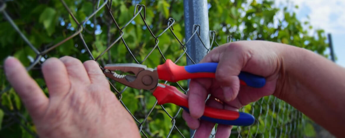 Tips On How to Repair Chain Link Fence