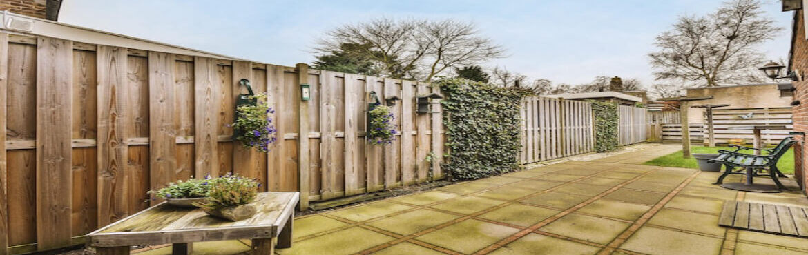 Does Fencing in the Backyard Add Value to Home?