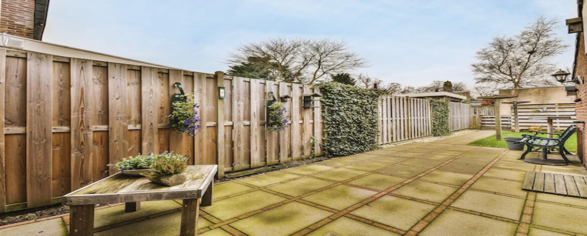 Does Fencing in the Backyard Add Value to Home?