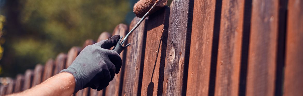 Cracked Vinyl Fence? Here's How to Repair Vinyl Fence