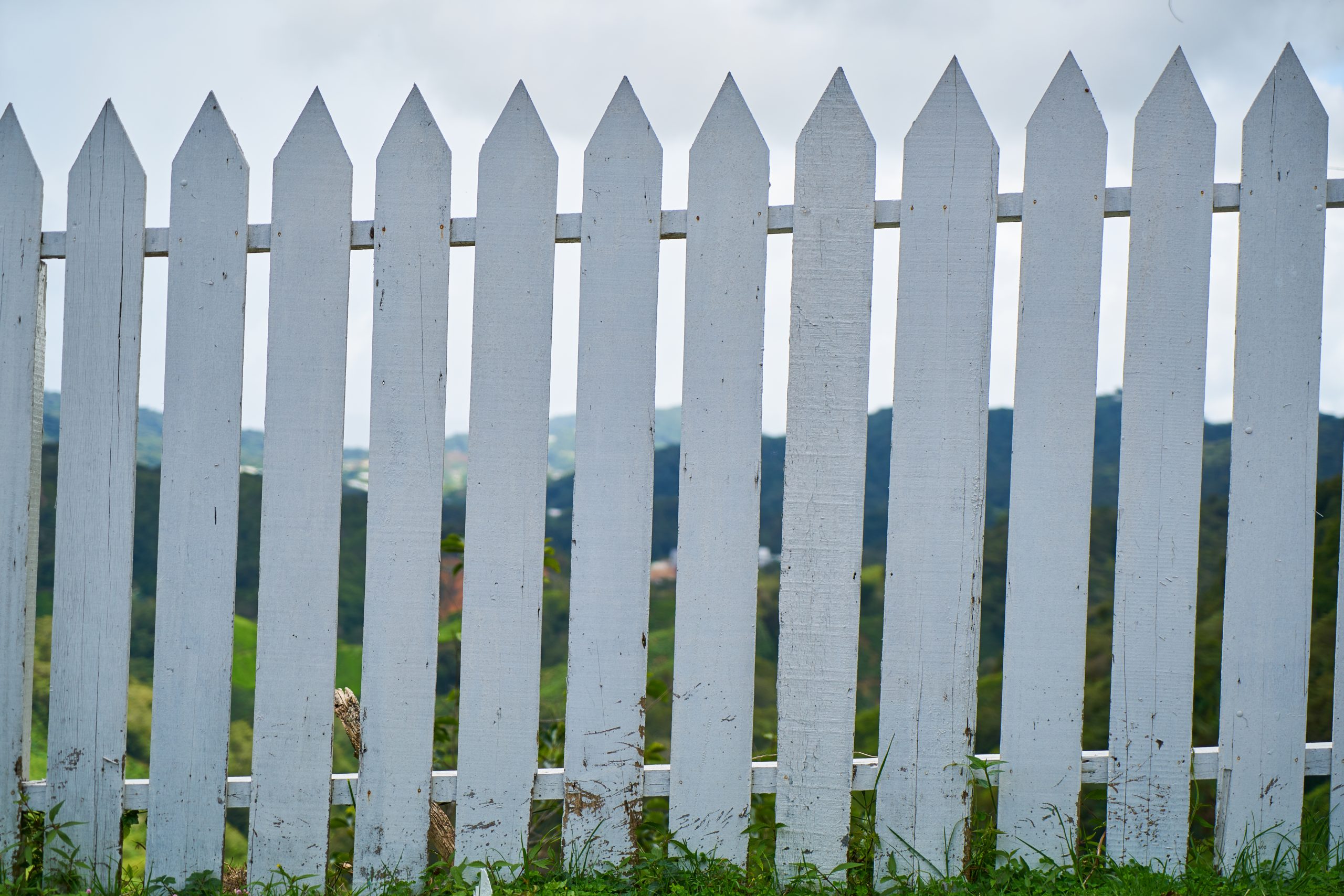 What Is the Simplest Fence to Install?